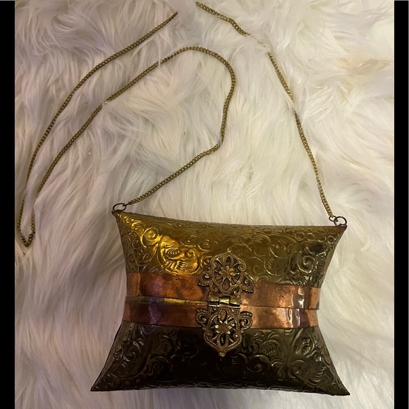 Handbags - Vintage Metal Pillow Purse
